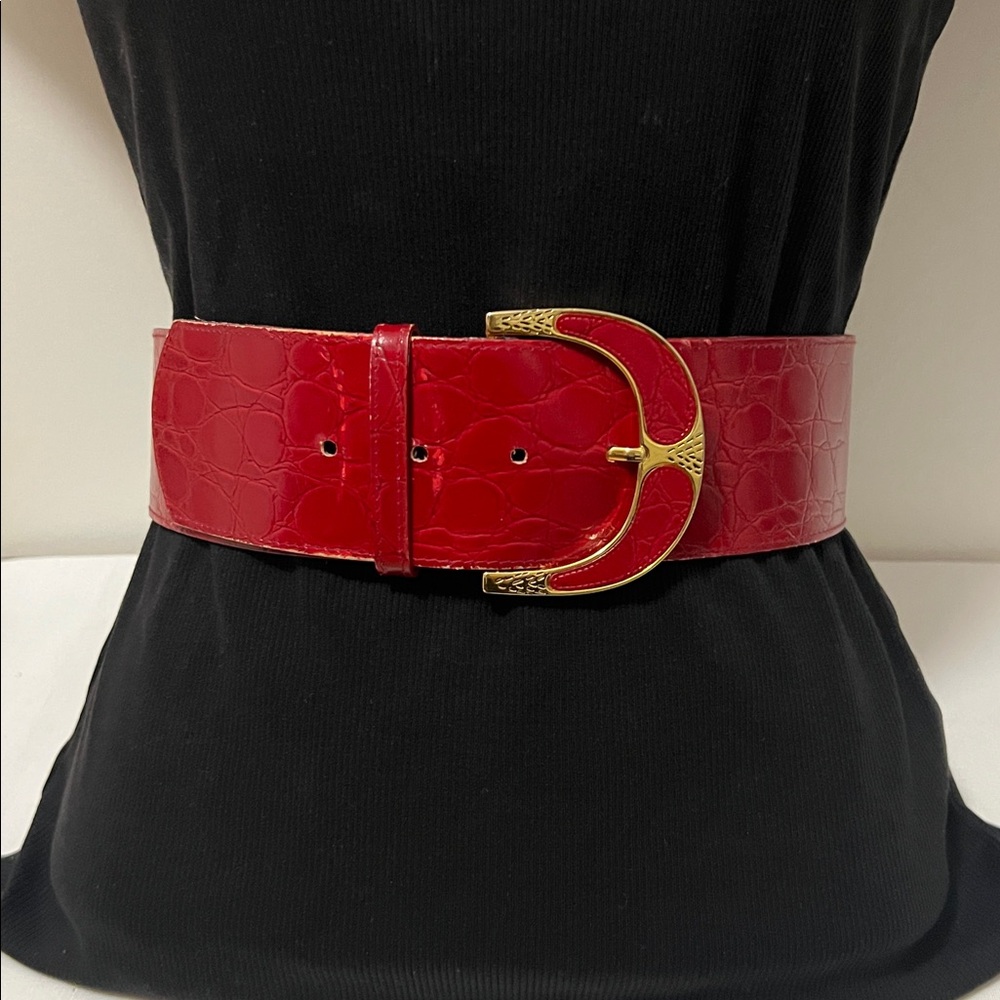 Retro Wide Red Stamped Crocodile Pattern Belt with Gold Buckle